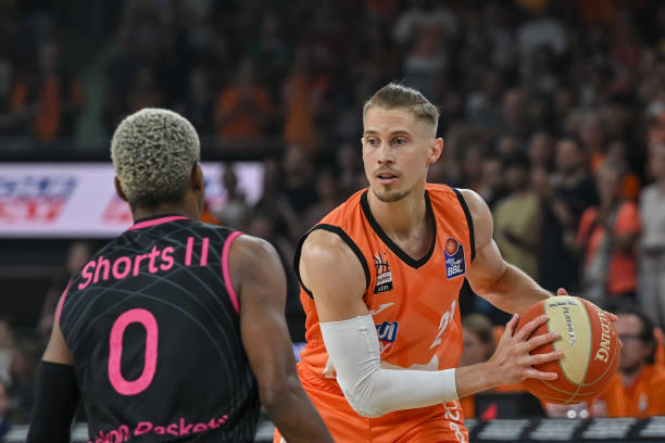 际舞台上再 际舞台上再